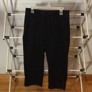 Three Hearts Black Capri